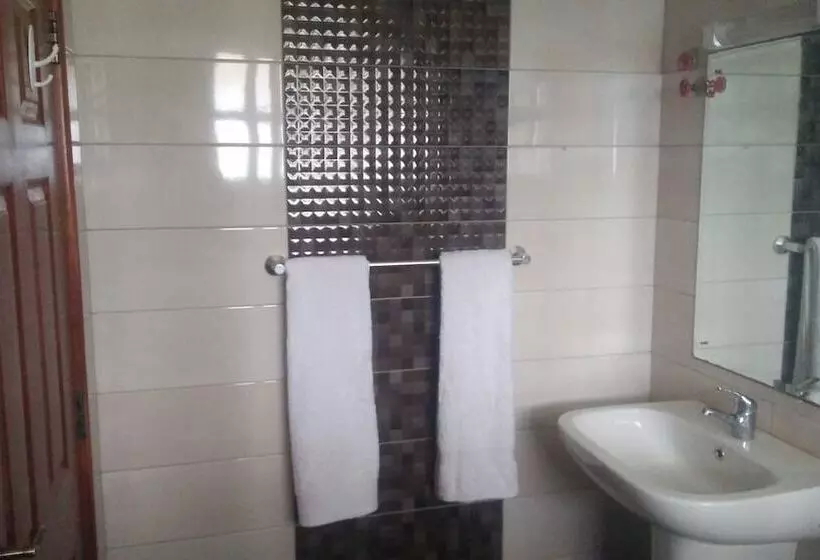 هتل Esao Airport Suites