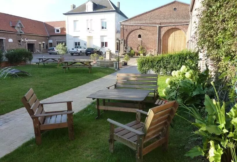 Hotelli Ferme De Montecouvez