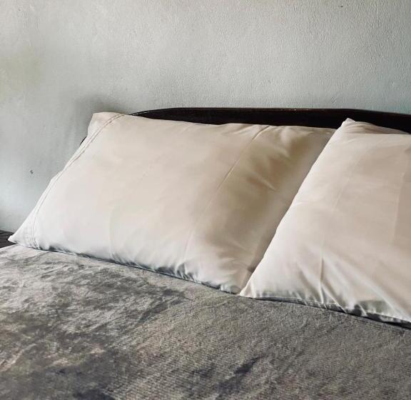 Hotel Little Eden Guesthouse