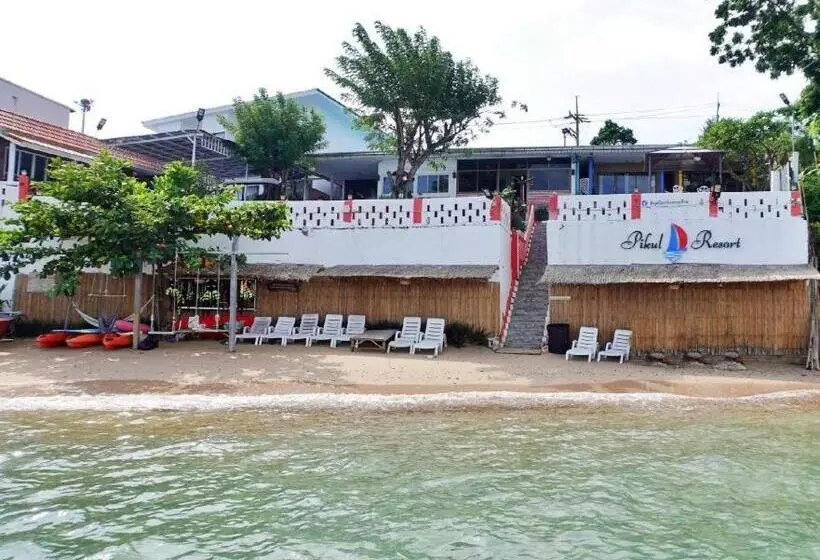 ホテル Pikun Resort