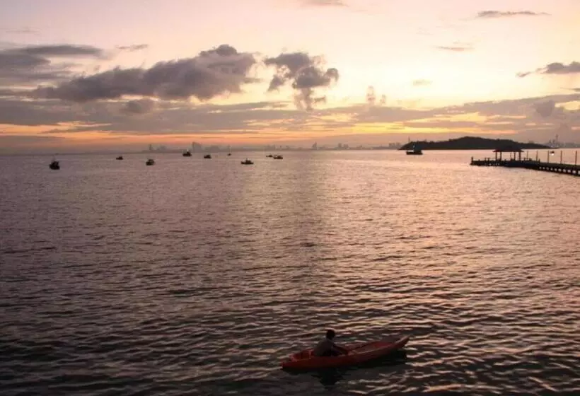 ホテル Pikun Resort