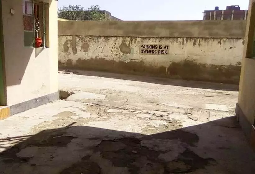 هتل Premier Lodge