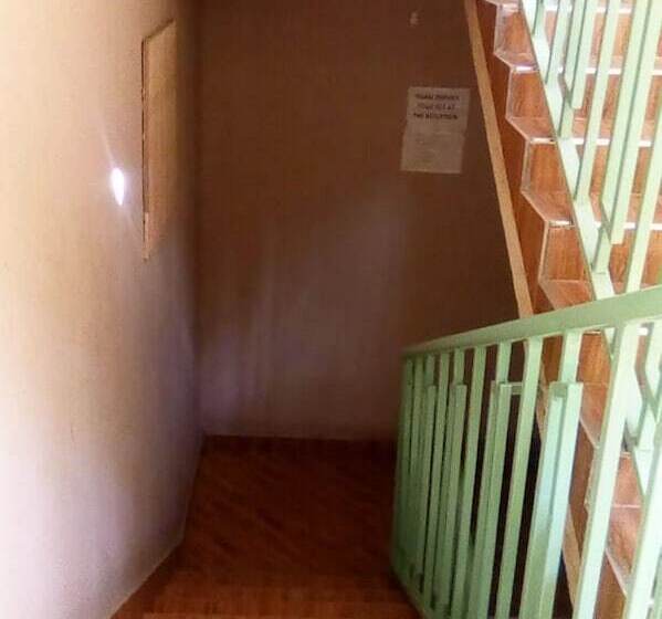 هتل Premier Lodge