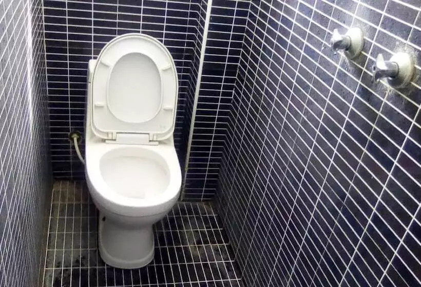 هتل Premier Lodge