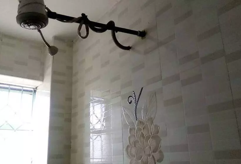 هتل Premier Lodge