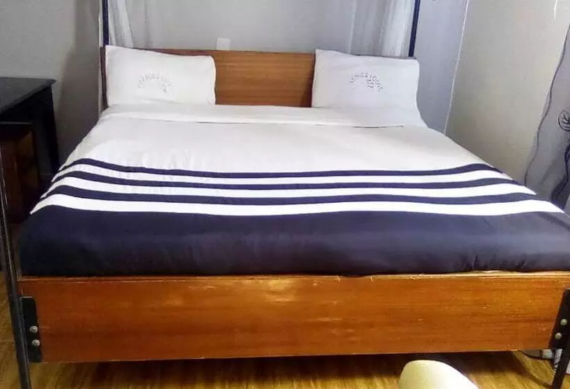 هتل Premier Lodge