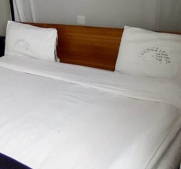 هتل Premier Lodge