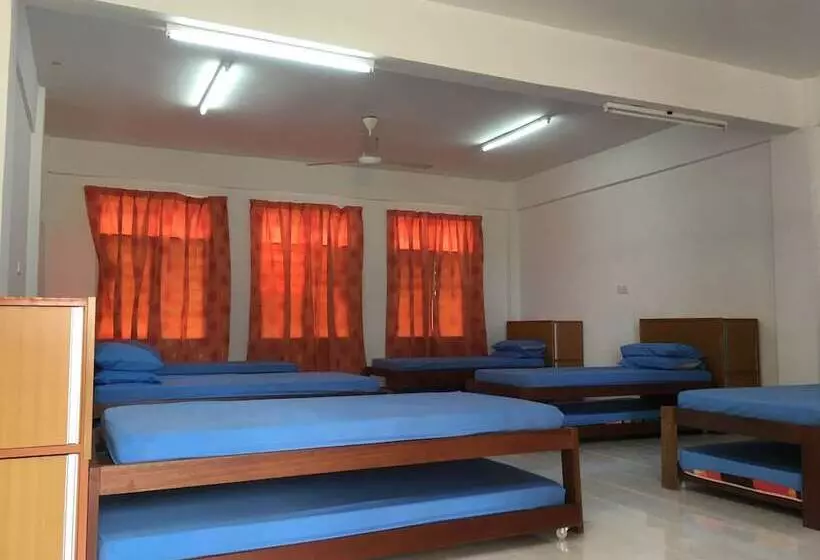 Spot On 89901 Hotel Ship Arm