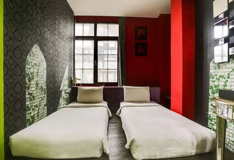 Spot On 89901 Hotel Ship Arm