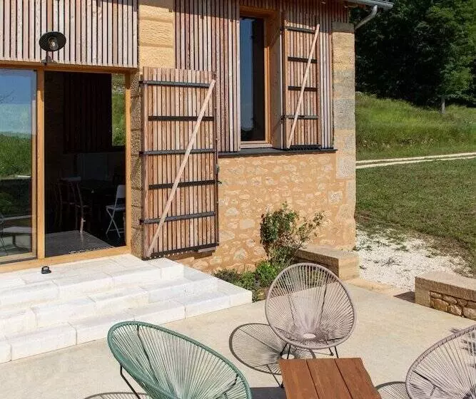 ホテル Chambre D Hôtes La Grange Milou