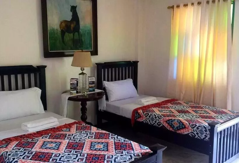 ホテル Country Inn  Baggao Main