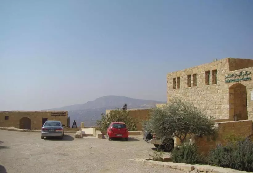 هتل Dana Guesthouse