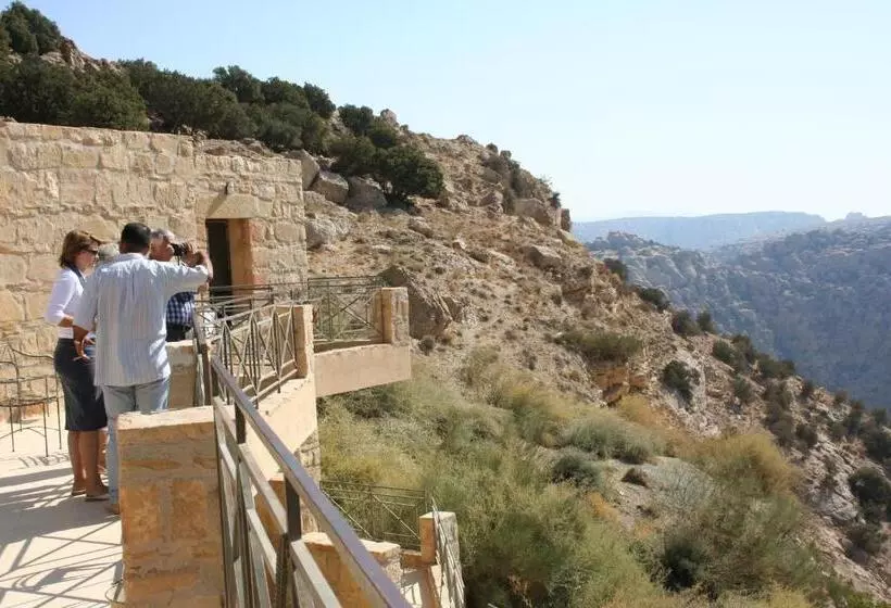 هتل Dana Guesthouse