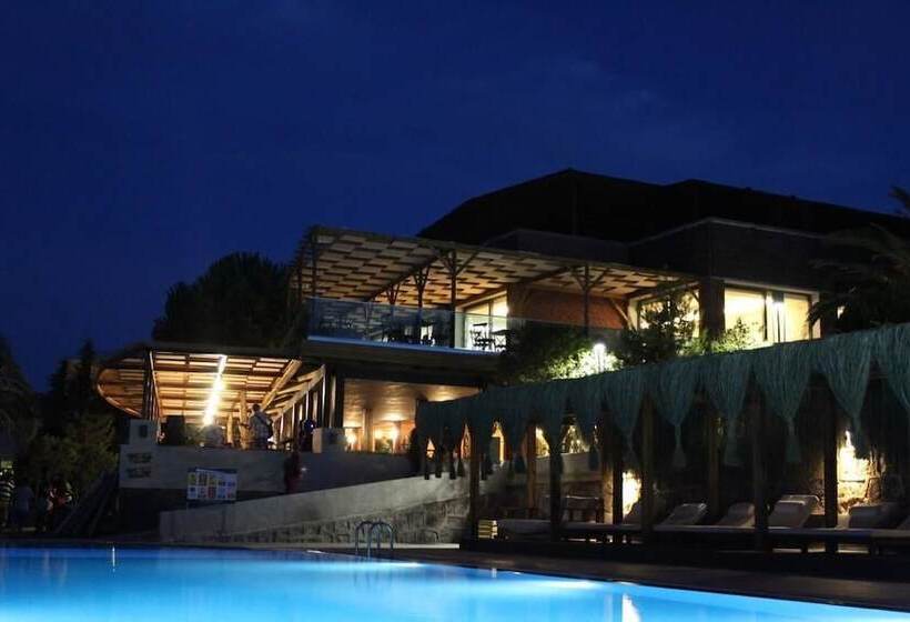 هتل Ivy Sailing Resort