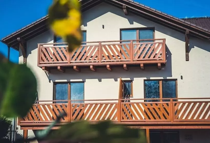 Hotelli Vila Anna   Ubytovanie Bešeňová