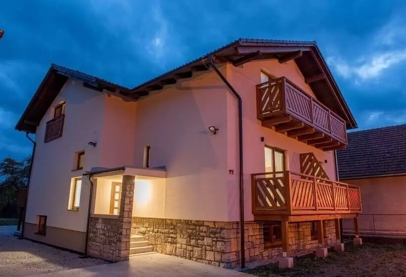 Hotelli Vila Anna   Ubytovanie Bešeňová