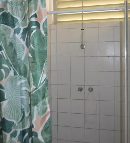 هاستل Youth Shack Backpackers Darwin