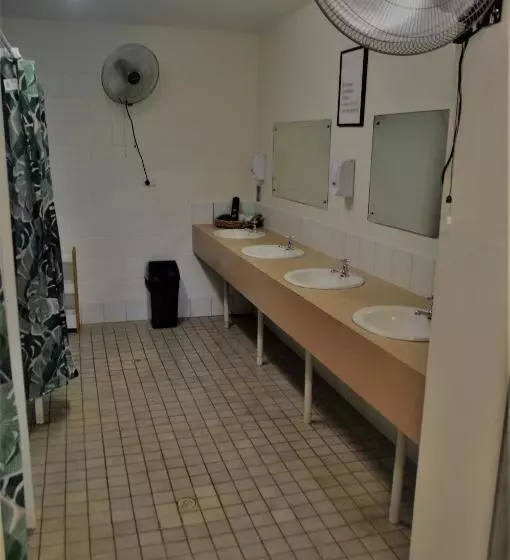 هاستل Youth Shack Backpackers Darwin