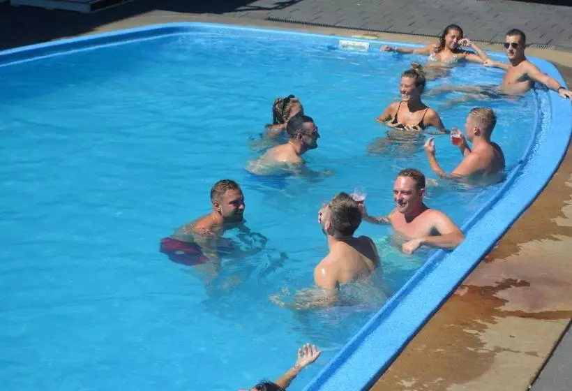 هاستل Youth Shack Backpackers Darwin