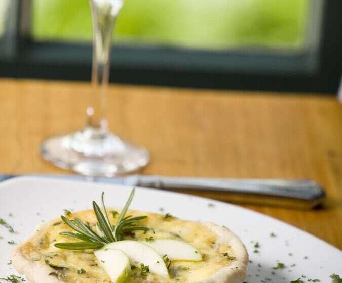 مبيت وإفطار 1906 Pine Crest Inn