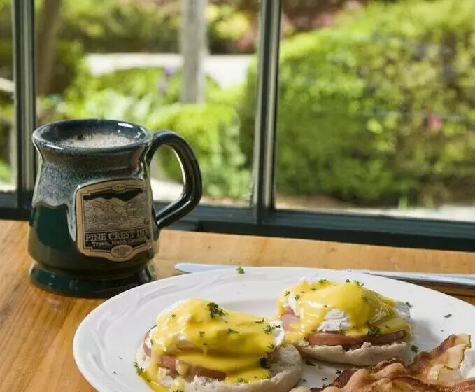 Bed and Breakfast 1906 Pine Crest Inn