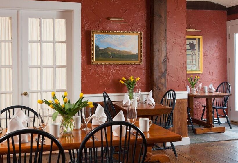 مبيت وإفطار 1906 Pine Crest Inn