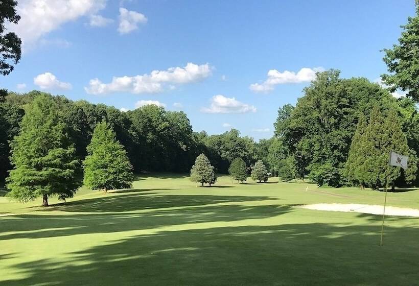 مبيت وإفطار 1906 Pine Crest Inn