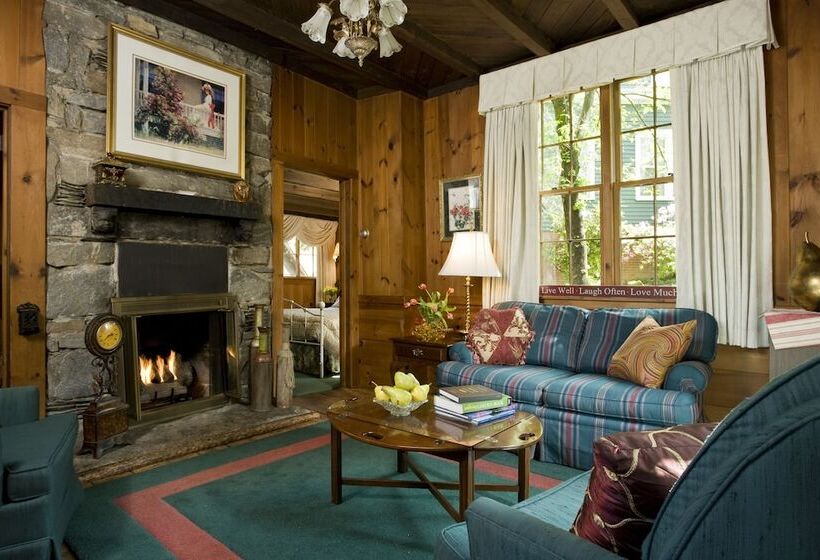 مبيت وإفطار 1906 Pine Crest Inn