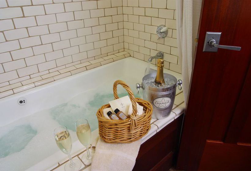 ベッドアンドブレックファースト Blackbird Inn