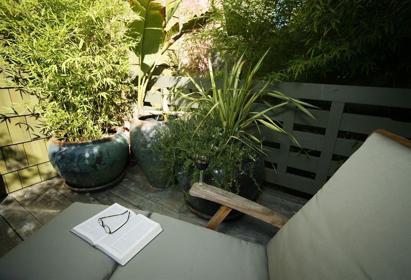 ベッドアンドブレックファースト Blackbird Inn