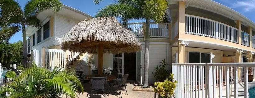 Bed & Breakfast Manatee Bay Inn   Near Fishing Pier Fort Myers Beach