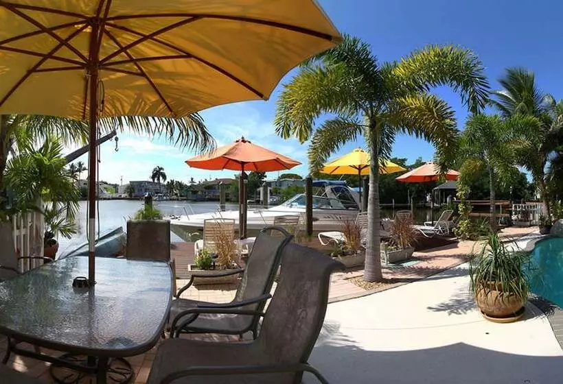 Bed & Breakfast Manatee Bay Inn   Near Fishing Pier Fort Myers Beach