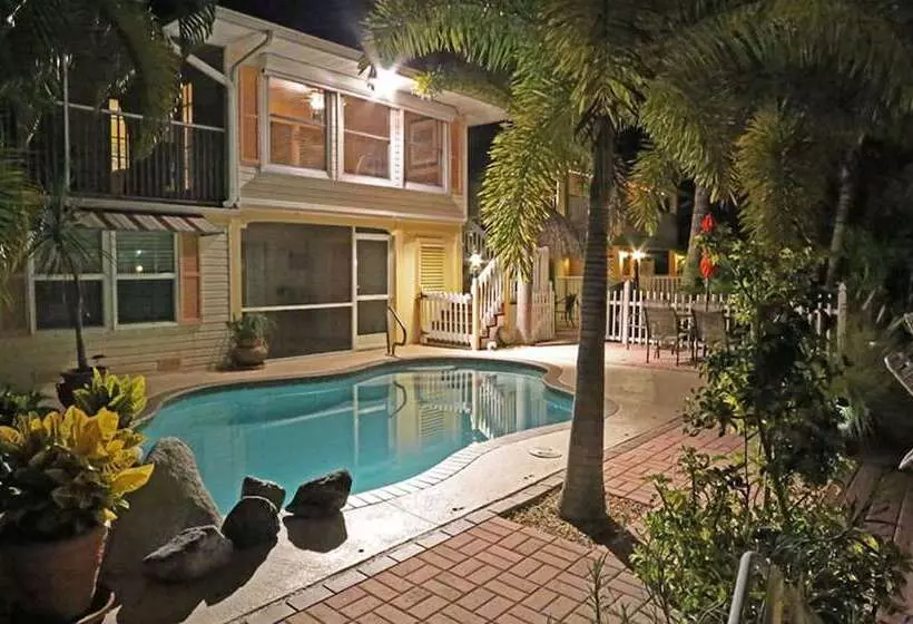 Bed & Breakfast Manatee Bay Inn   Near Fishing Pier Fort Myers Beach