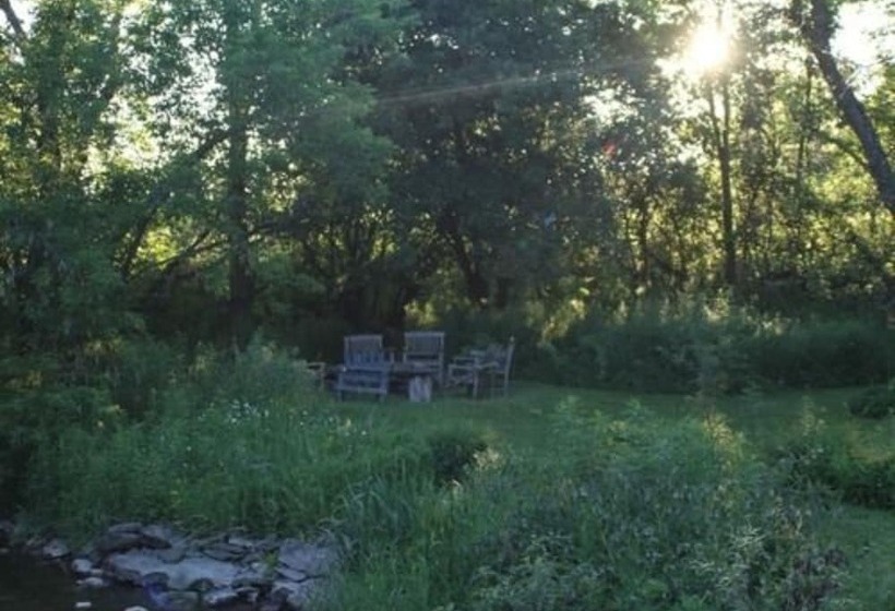 مبيت وإفطار The Hayden Creek Inn