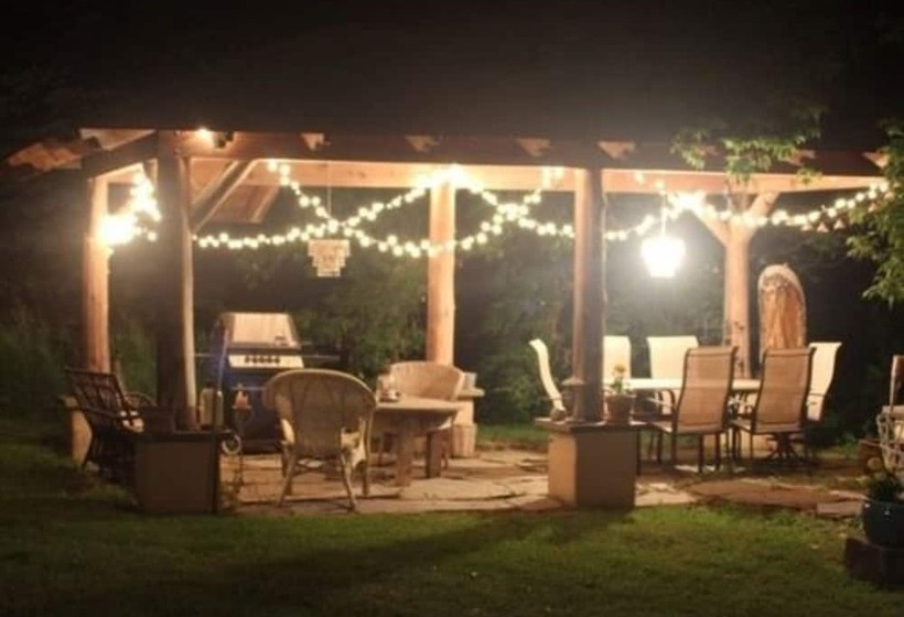 مبيت وإفطار The Hayden Creek Inn