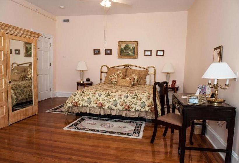 Cedars & Beeches Bed & Breakfast