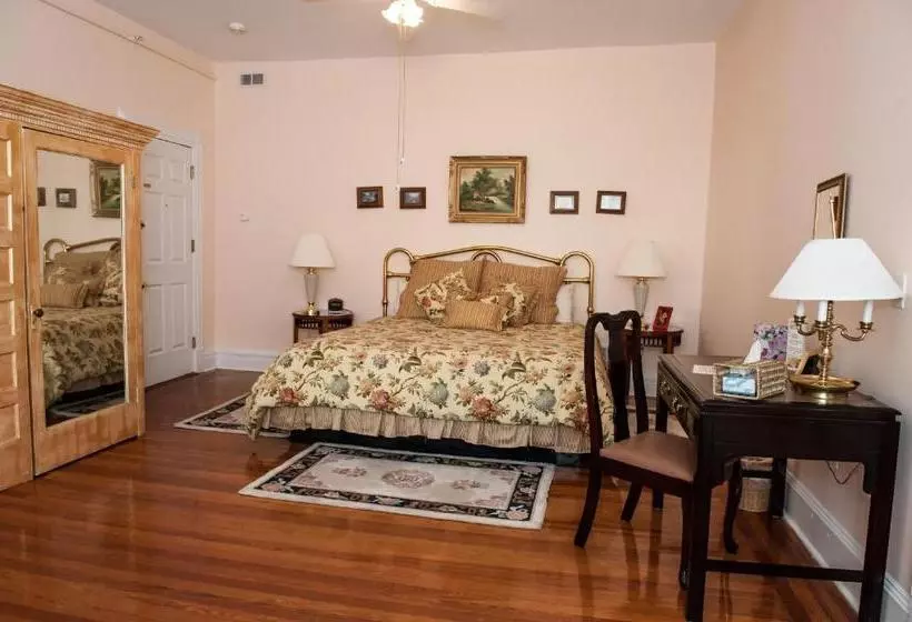 Cedars & Beeches Bed & Breakfast