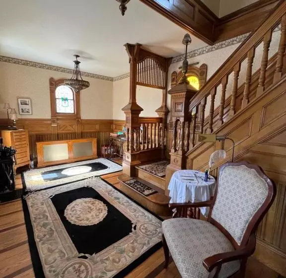 Cheney House Bed & Breakfast