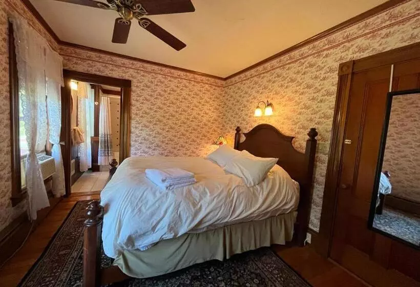 Cheney House Bed & Breakfast