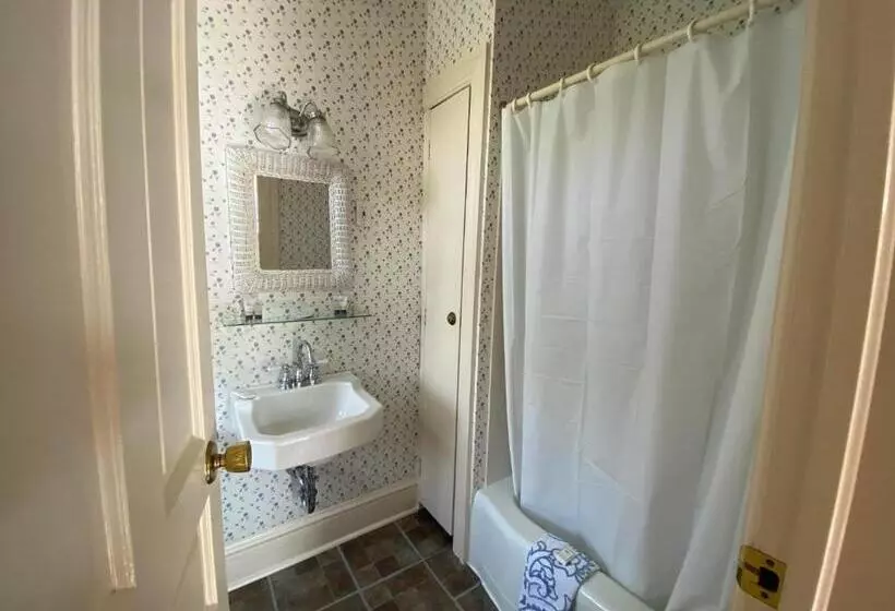 Greystone Manor Bed & Breakfast