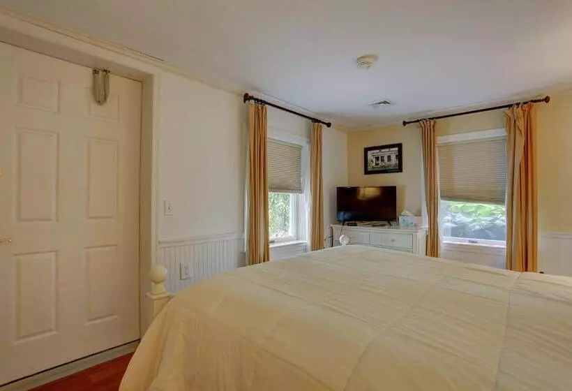 Greystone Manor Bed & Breakfast