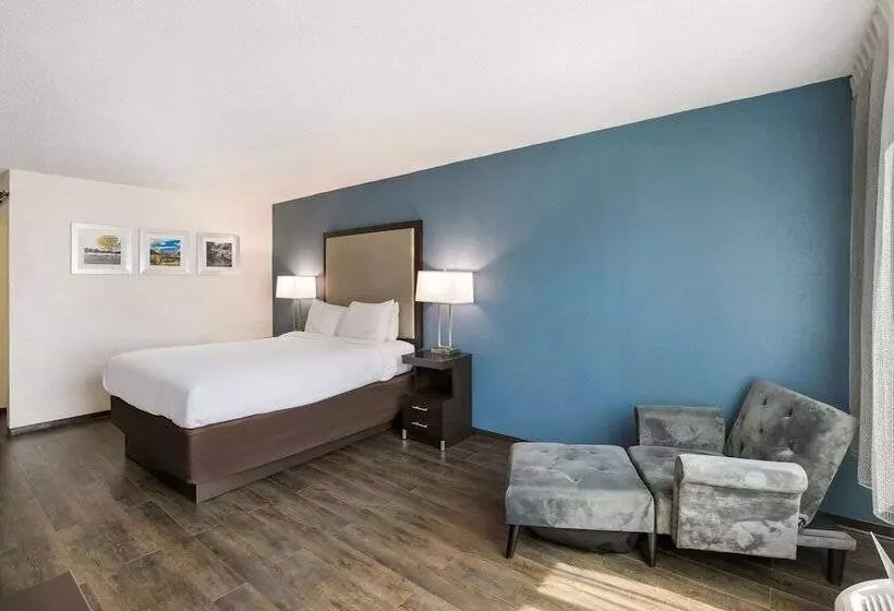 Clarion Hotel Conference Center