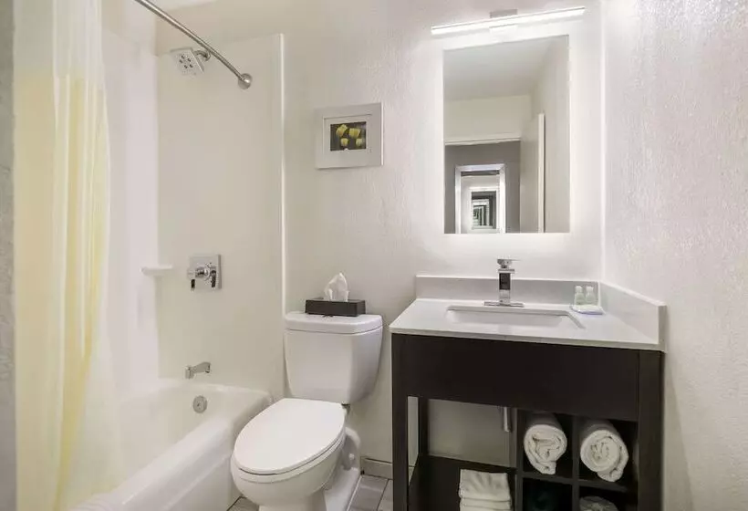 Clarion Hotel Conference Center