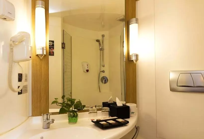 ホテル Ibis Bandung Pasteur