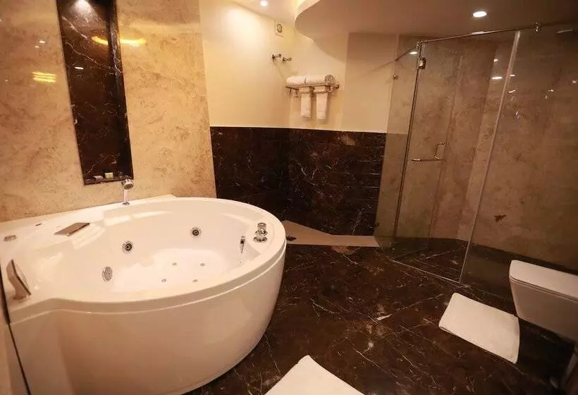 Hotel Park Elanza Chennai