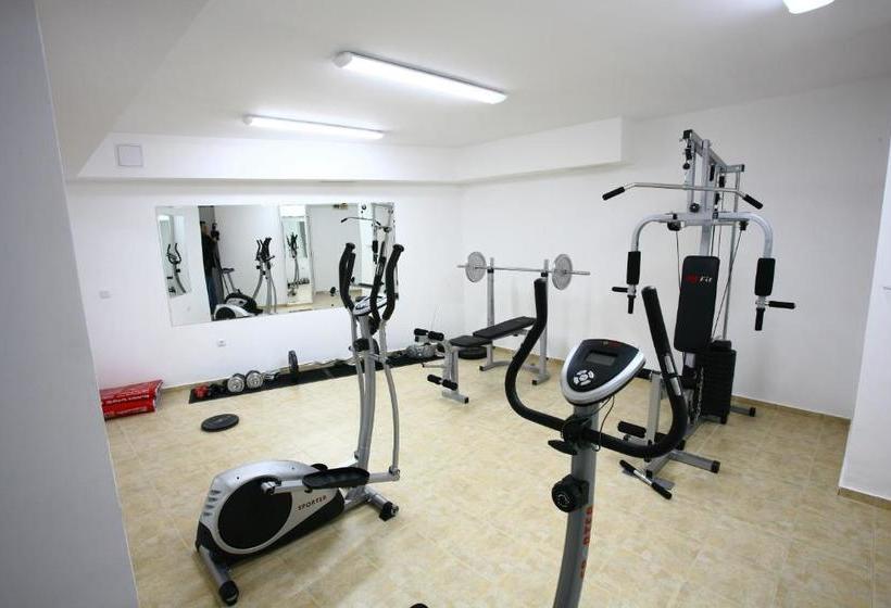 Royal Cove Aparthotel Self Catering