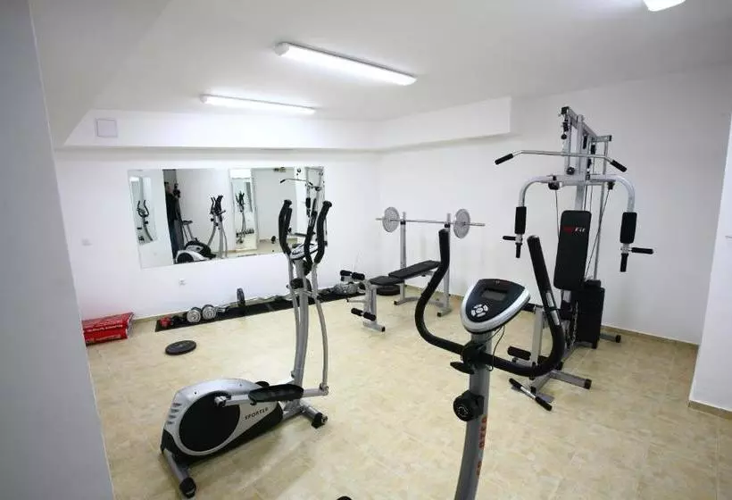 Royal Cove Aparthotel   Self Catering
