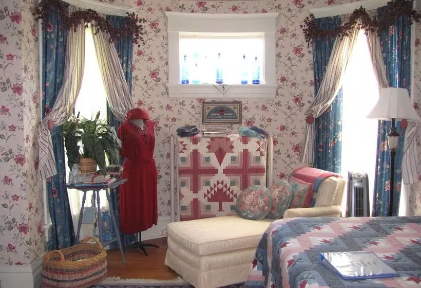 호텔 The Blue Belle Inn Bed And Breakfast