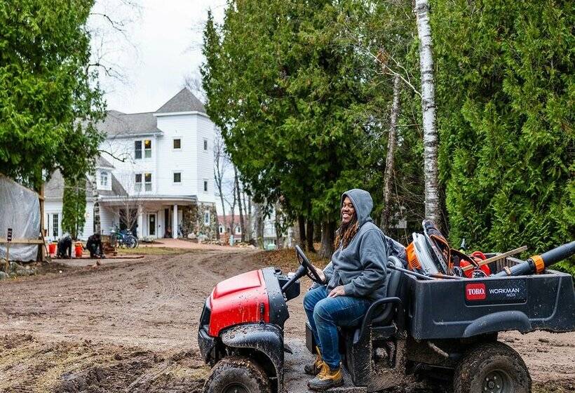 Отель The Inn at Stonecliffe