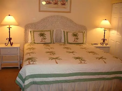 Отель Tradewinds Beach Resort